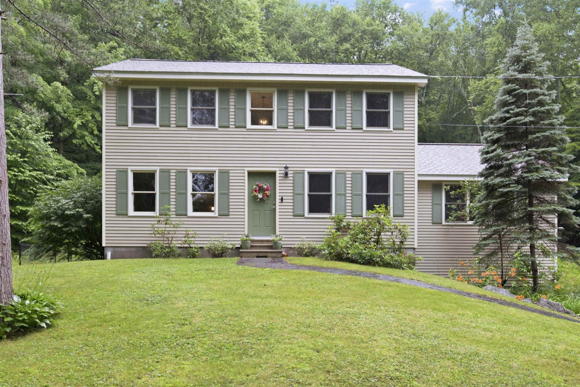 345 Riverdale Road, New Boston, NH 03070 Main Photo