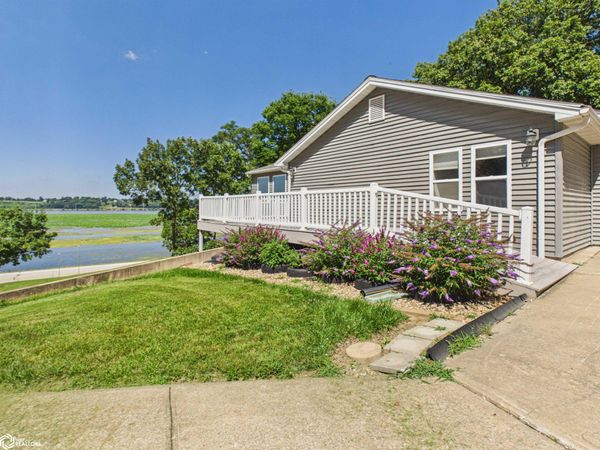1513 N State Hwy 96, Hamilton, IL 62341