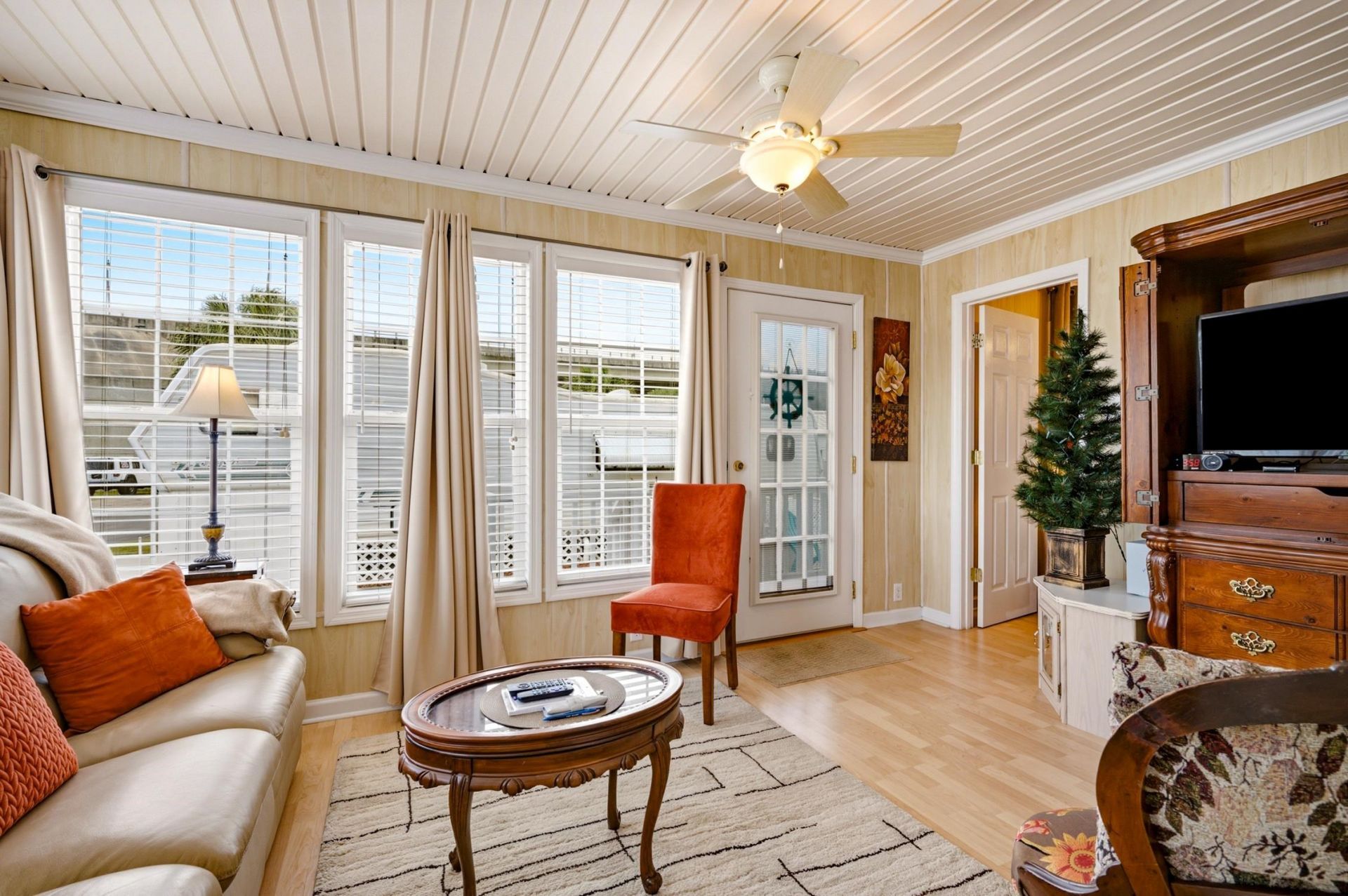 206 High Tide Dr.  Photo 4