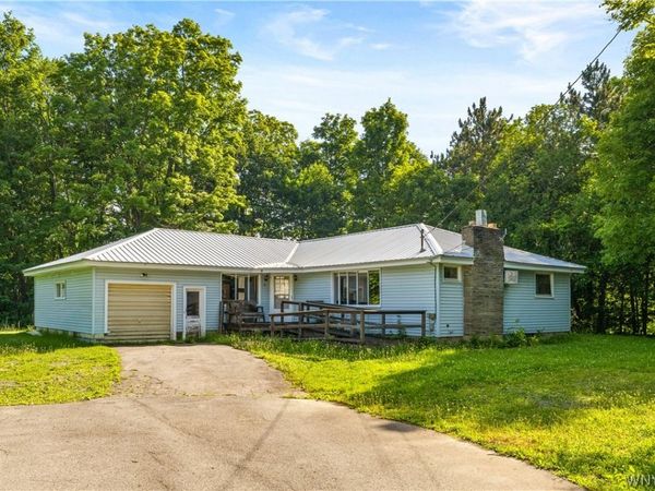 6 Crest Drive , Sauquoit, NY 13456