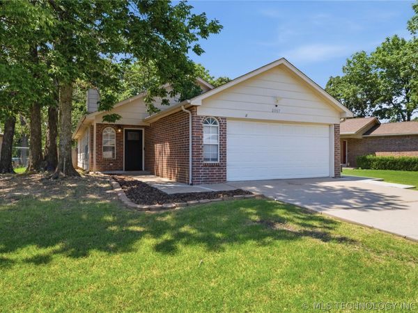 2007 W 57th Street S, Tulsa, OK 74107