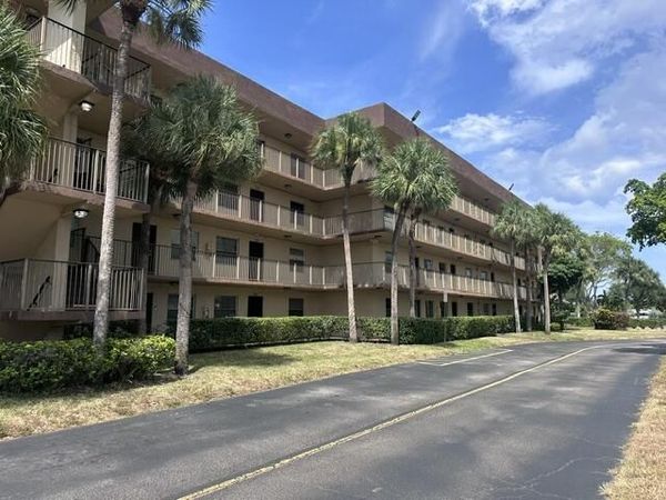 3101 NW 47th Terrace, Unit 120, Lauderdale Lakes, FL 33319
