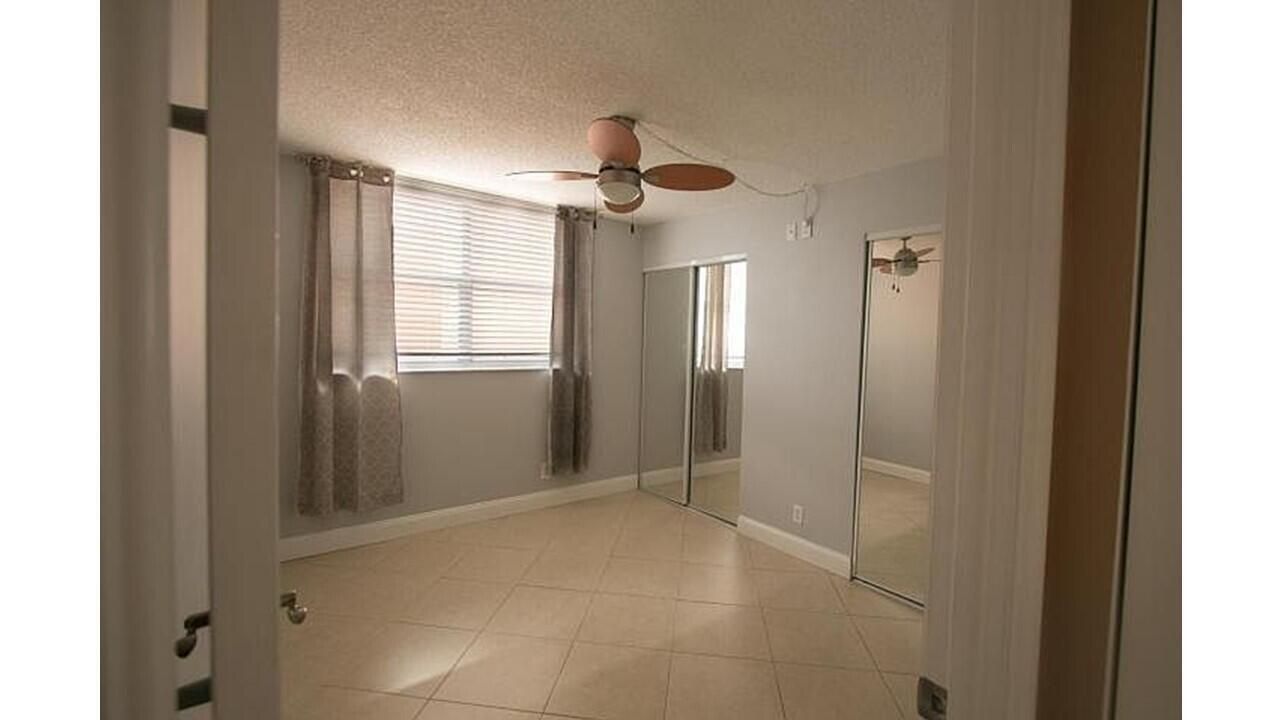 480 Executive Center Drive, Unit 2g, West Palm Beach, FL 33401 Photo