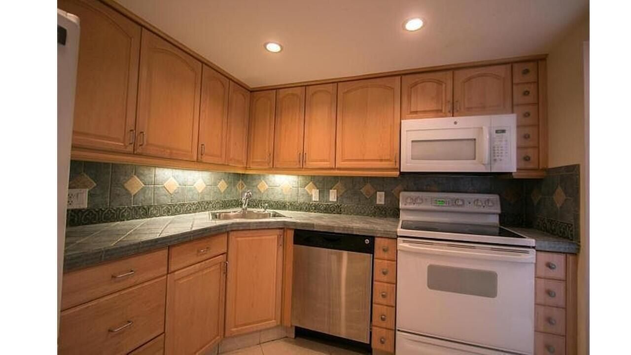 480 Executive Center Drive, Unit 2g, West Palm Beach, FL 33401 Photo