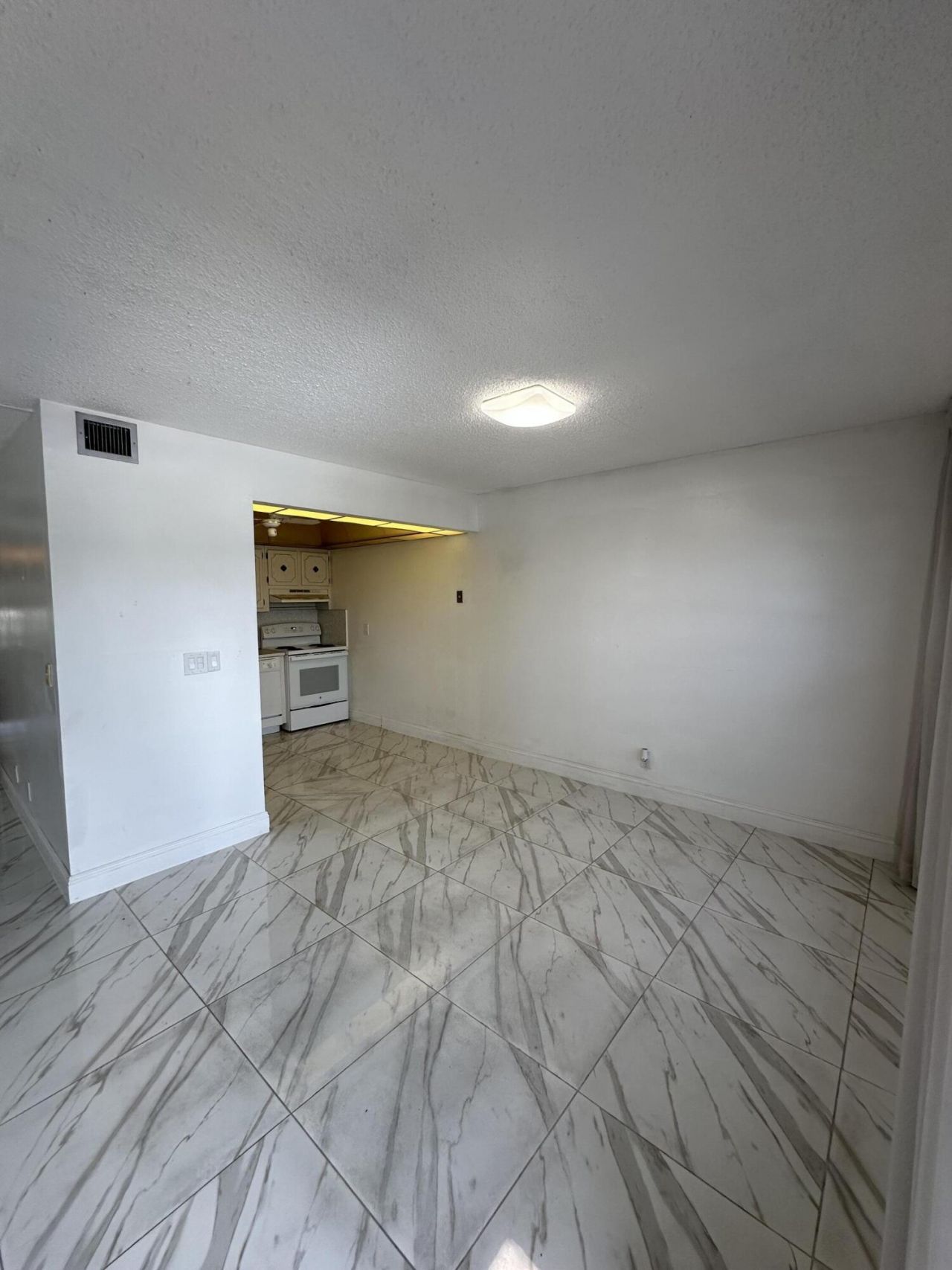 103 Greenbrier C, West Palm Beach, FL 33417 Photo