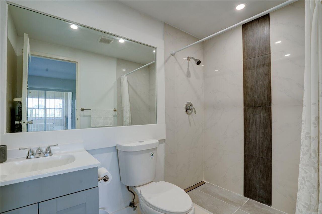 222 Saxony E, Unit 222, Delray Beach, FL 33446 Photo