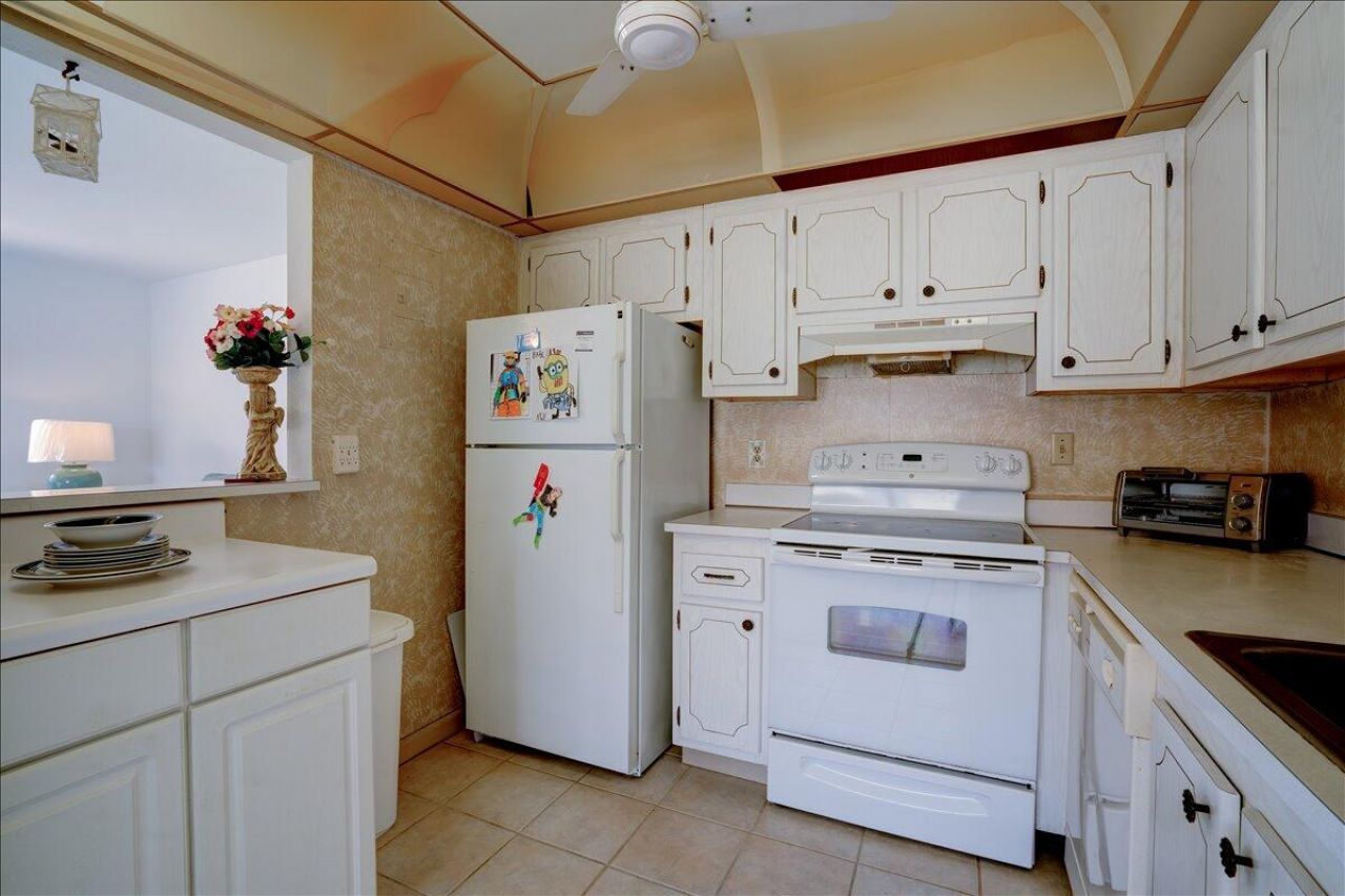 222 Saxony E, Unit 222, Delray Beach, FL 33446 Photo