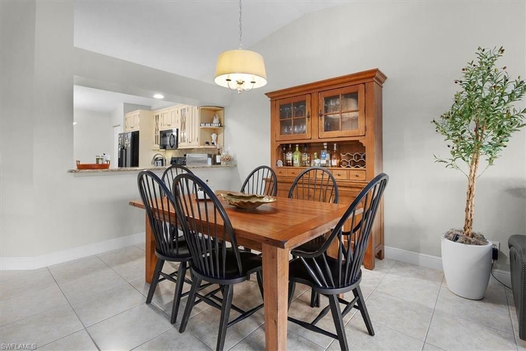 905 New Waterford Dr , Unit 204, Naples, FL 34104 Photo