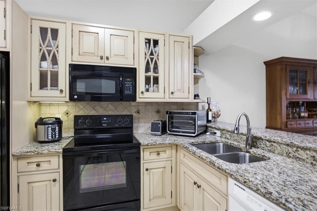 905 New Waterford Dr , Unit 204, Naples, FL 34104 Photo