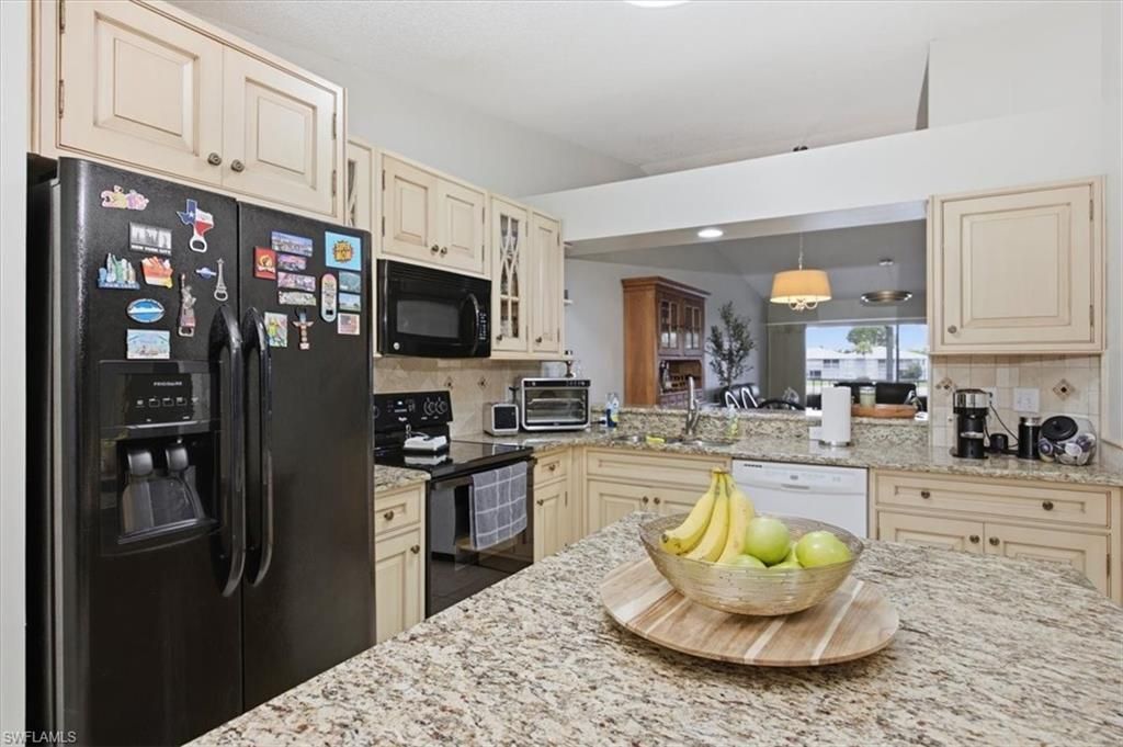 905 New Waterford Dr , Unit 204, Naples, FL 34104 Photo