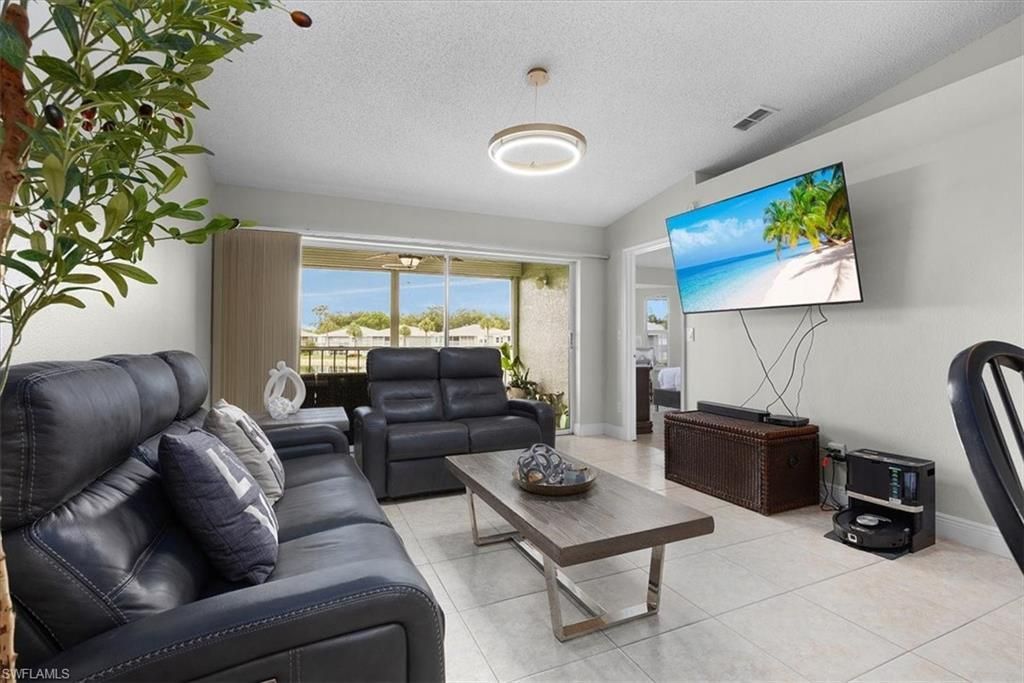 905 New Waterford Dr , Unit 204, Naples, FL 34104 Photo