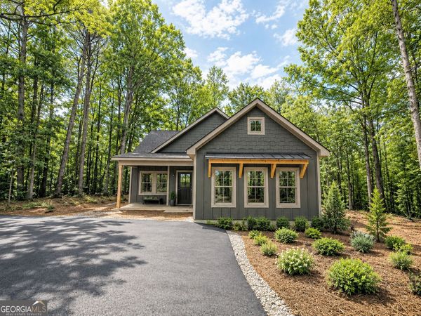32 Tanvor Trail, Cleveland, GA 30528
