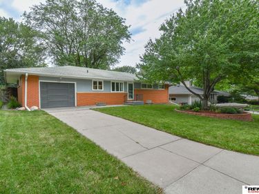 2345 Saint Thomas Drive, Lincoln, NE 68502