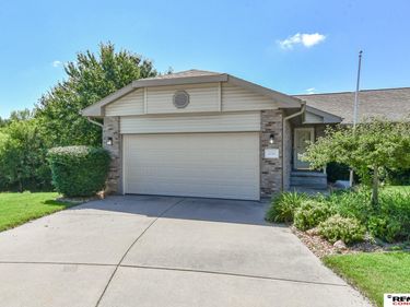 5755 Shadow Pines Court, Lincoln, NE 68516