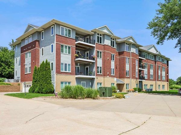 1092 Walnut Ave., Unit 218, Riverside, IA 52327