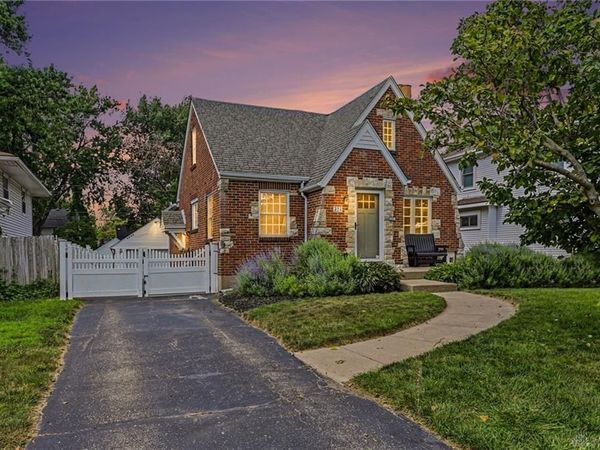 323 Orchard Drive, Oakwood, OH 45419