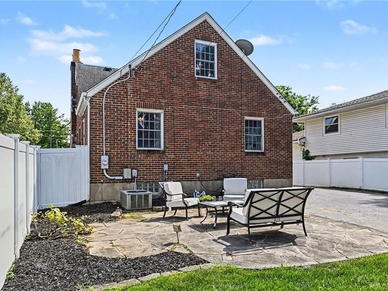 323 Orchard Drive, Oakwood, OH 45419 Photo 24