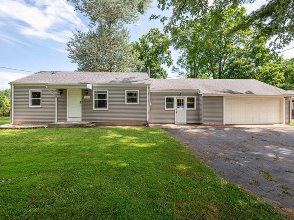S64W18606 Topaz Dr, Muskego, WI 53150