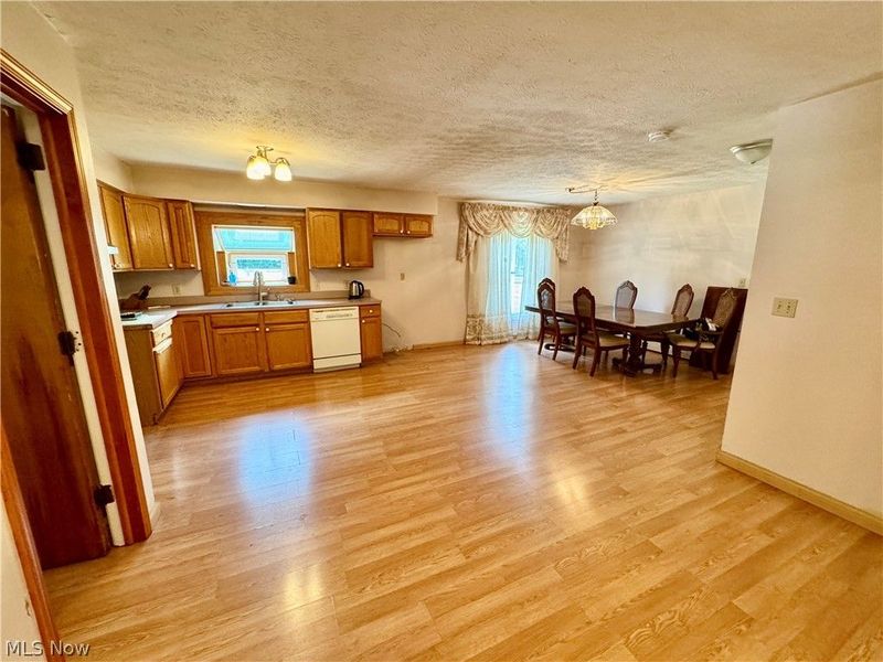 2838 Forest Lane, Willoughby Hills, OH 44094 Photo 3