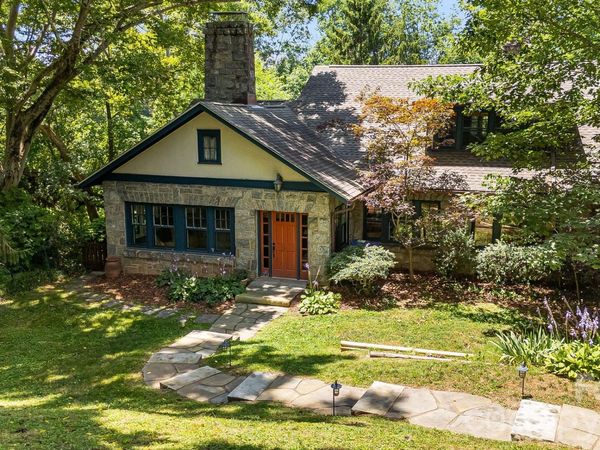 25 Saint Dunstans Circle , Asheville, NC 28803