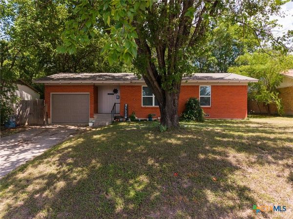 111 Cottonwood Drive , Gatesville, TX 76528