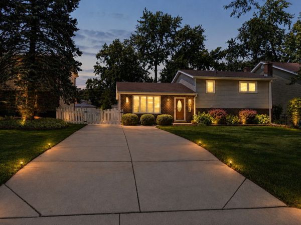786 N Parker Street , Elmhurst, IL 60126