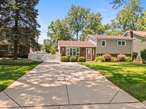 786 N Parker Street , Elmhurst, IL 60126