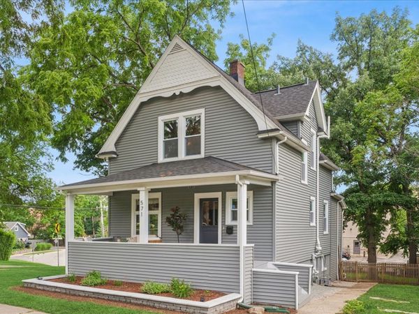 571 Anthony Street , Glen Ellyn, IL 60137