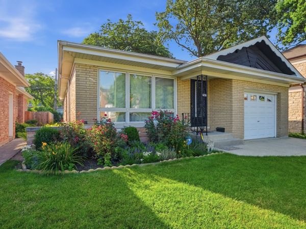 6226 N Le Mai Avenue , Chicago, IL 60646