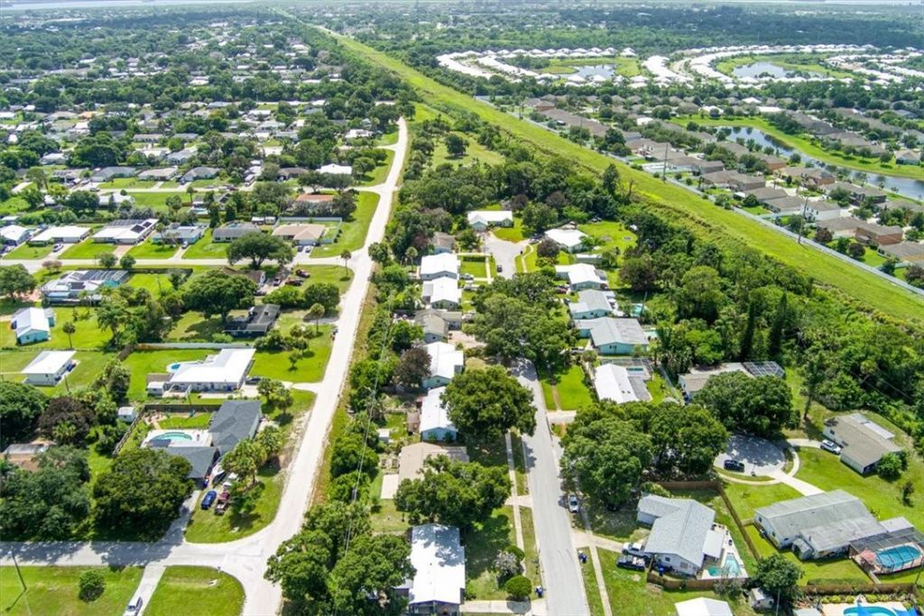 1956 1st Place Sw, Vero Beach, FL 32962 Photo