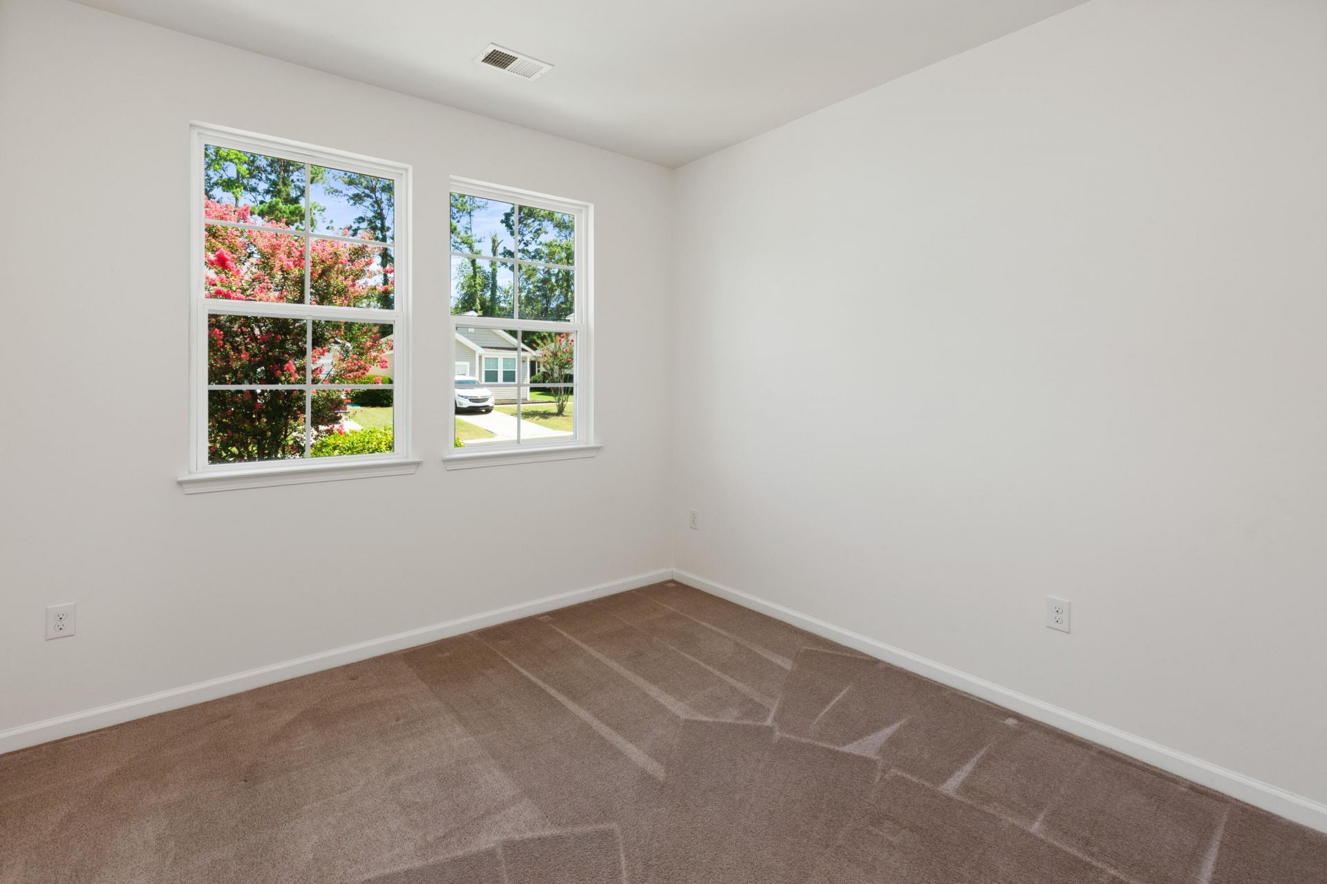 1217 N University Drive Photo 25