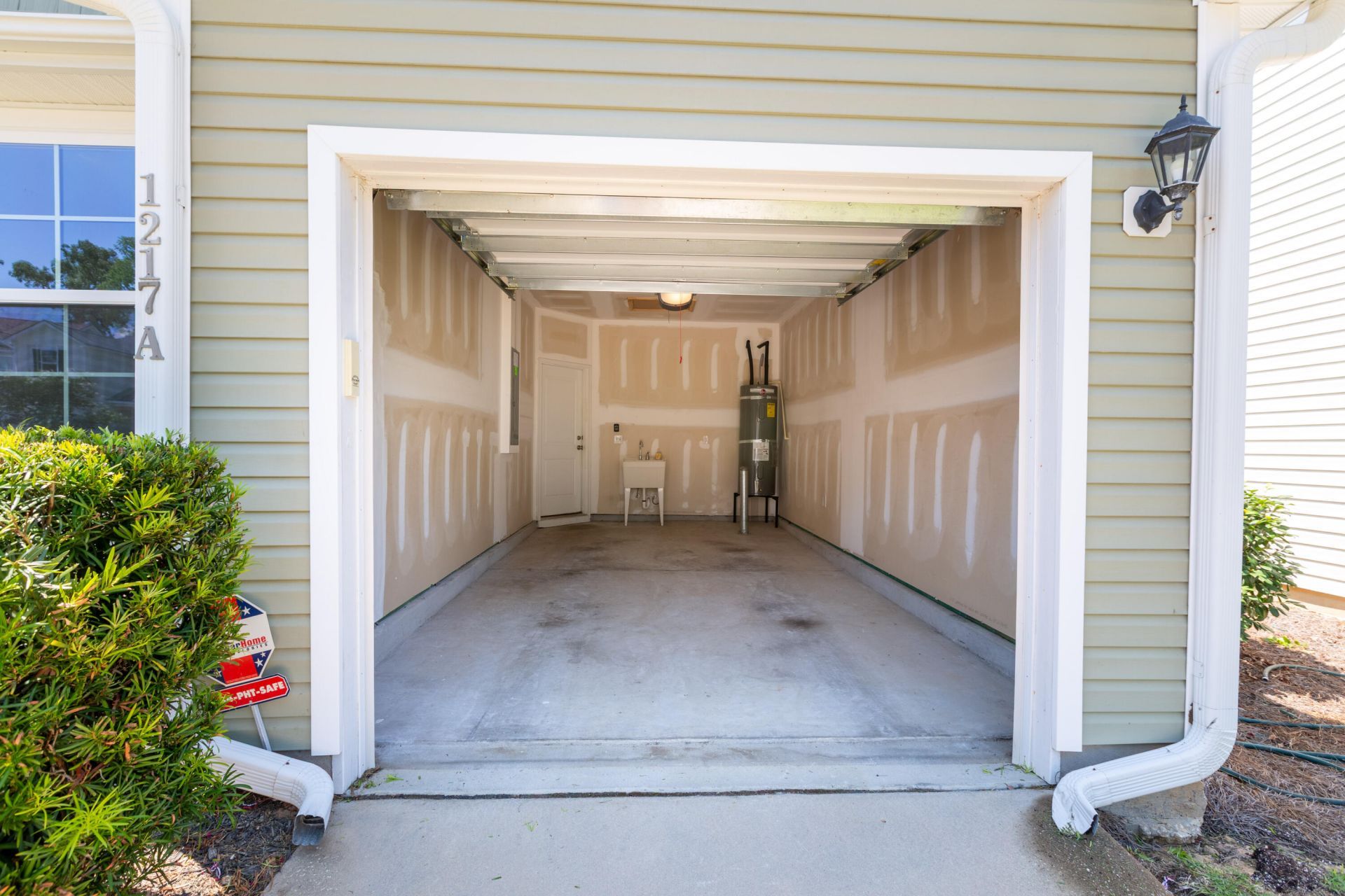 1217 N University Drive Photo 28