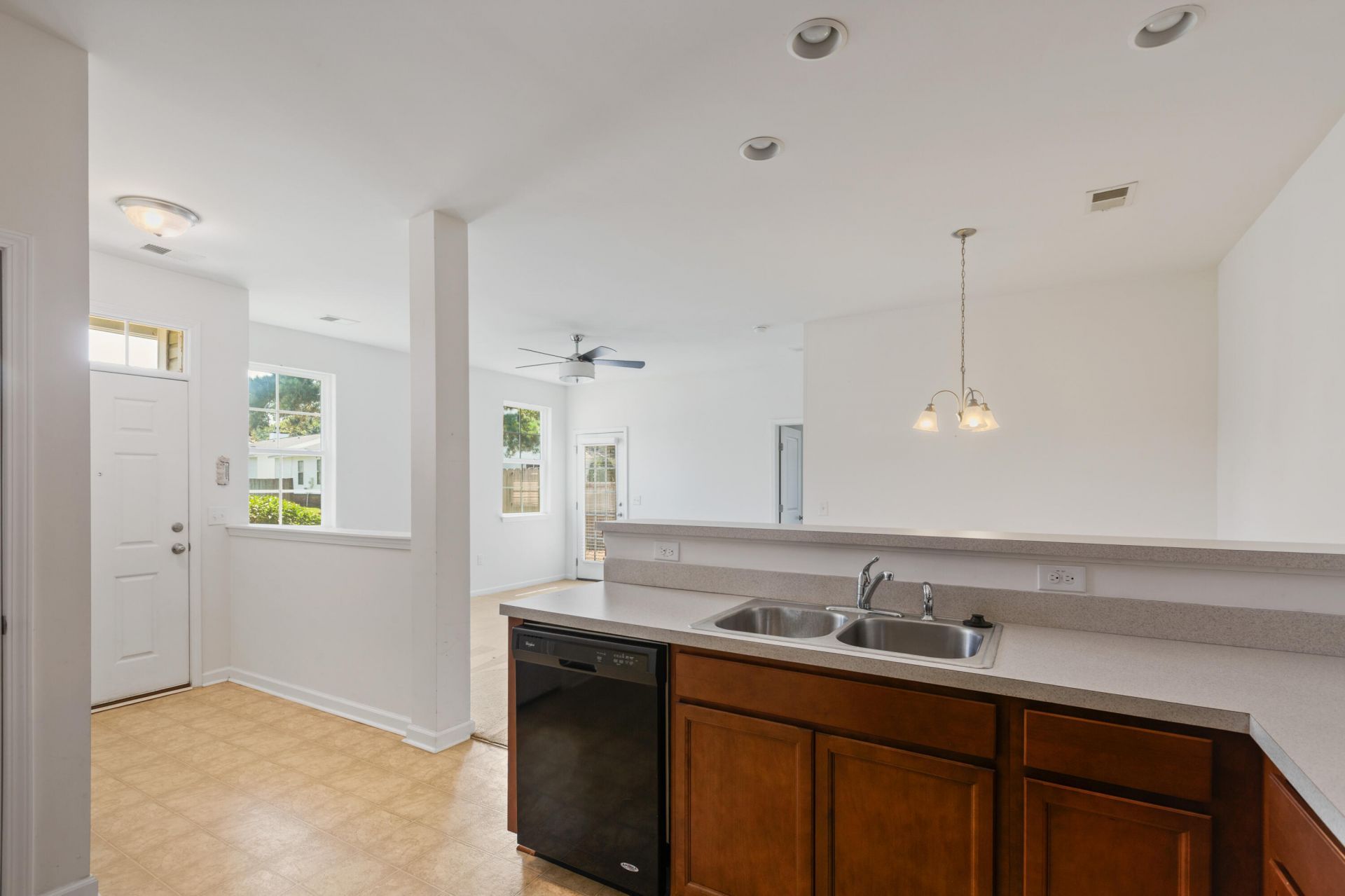 1217 N University Drive Photo 9