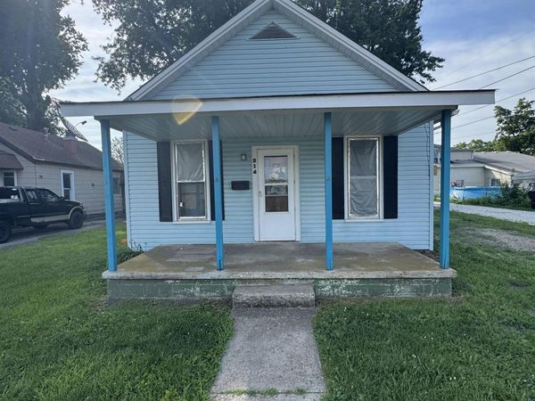 214 S SHERIDAN Street, Lincoln, IL 62656
