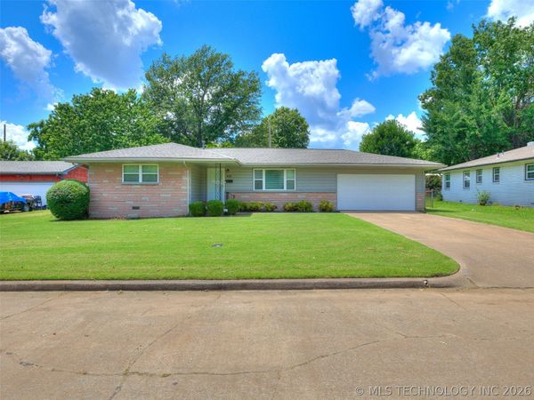 856 N Waco Avenue , Tulsa, OK 74127