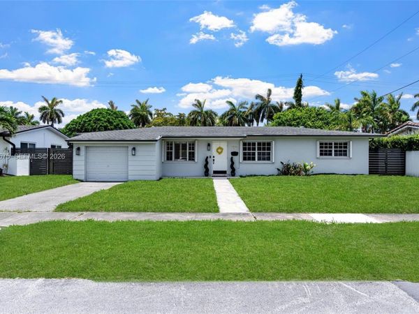 9075 SW 48th Ter , Miami, FL 33165