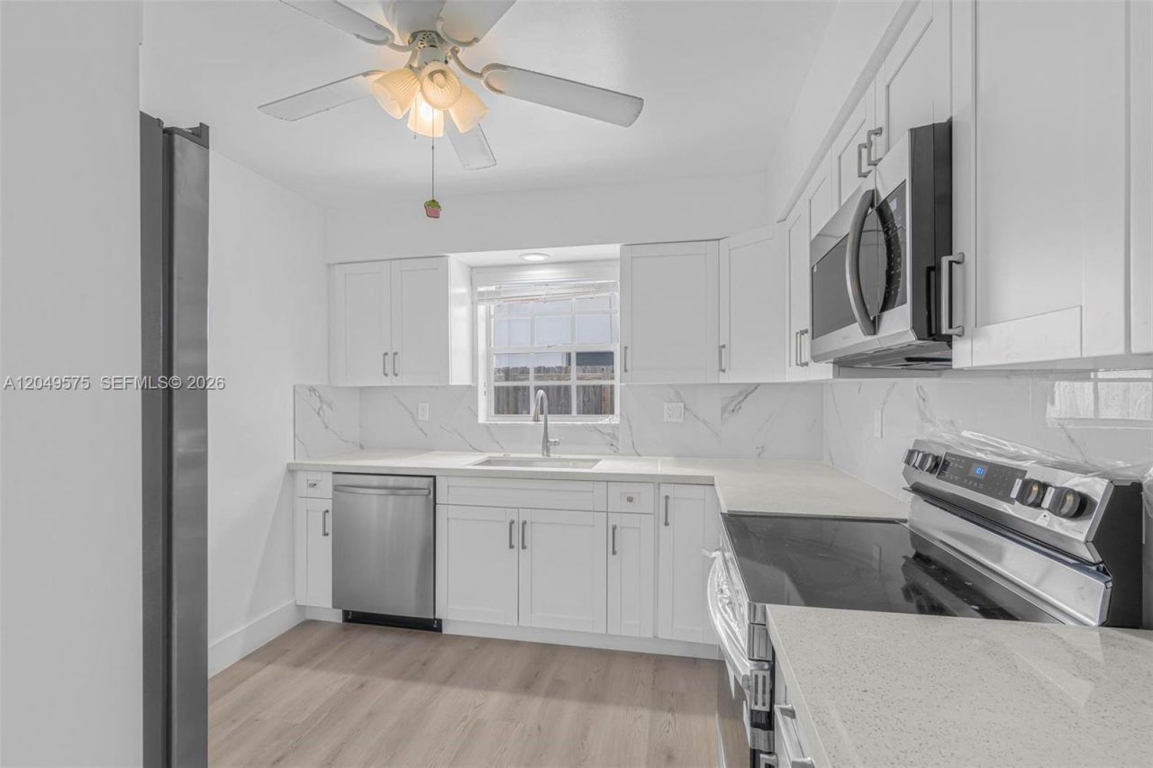 9075 SW 48th Ter , Miami, FL 33165 Photo