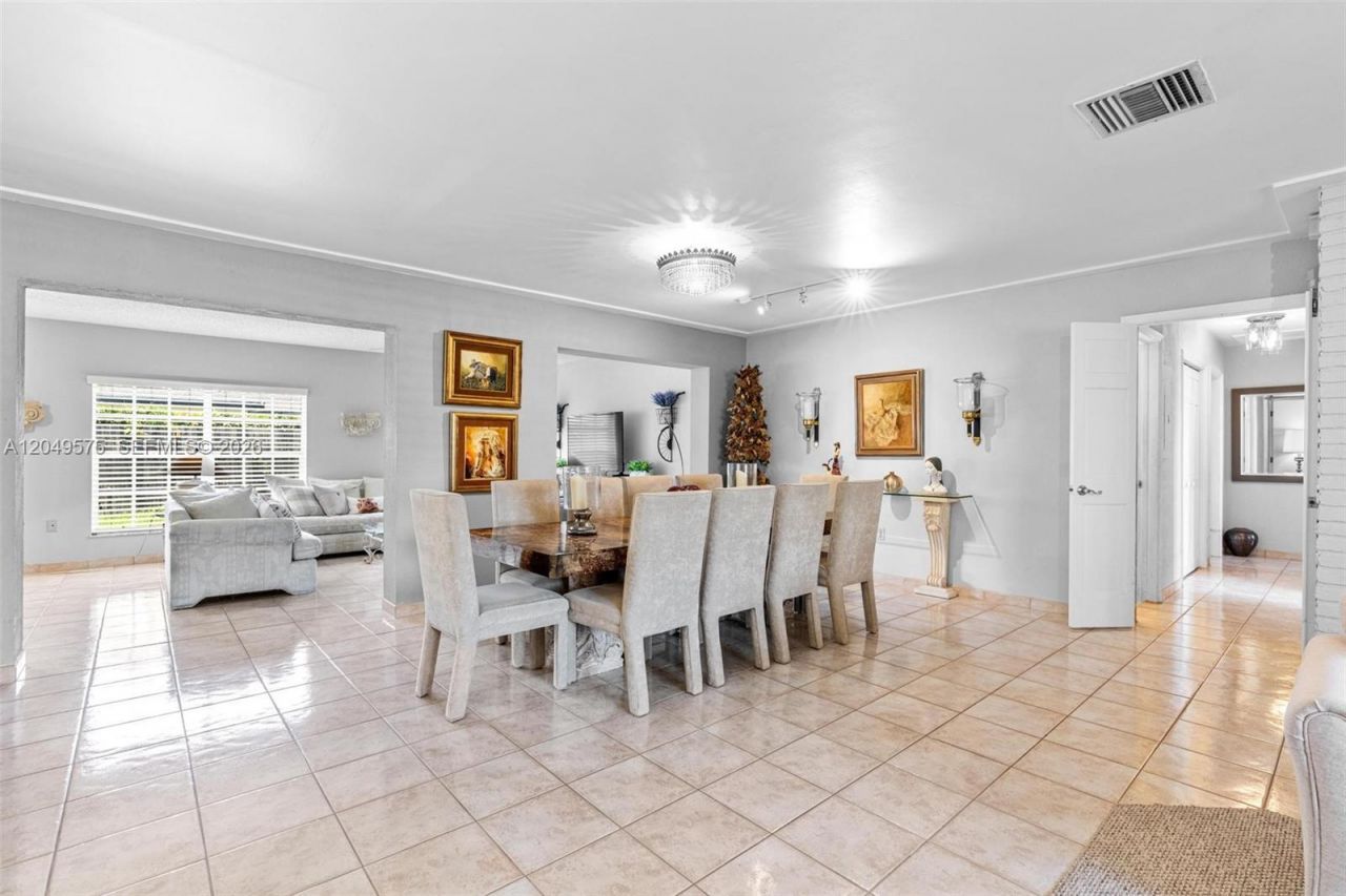 9075 SW 48th Ter , Miami, FL 33165 Photo