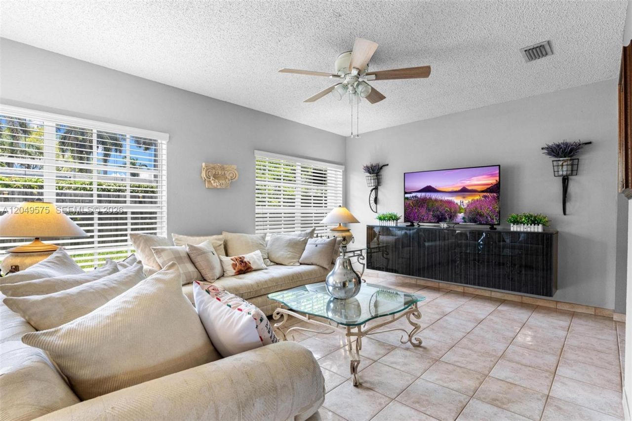 9075 SW 48th Ter , Miami, FL 33165 Photo