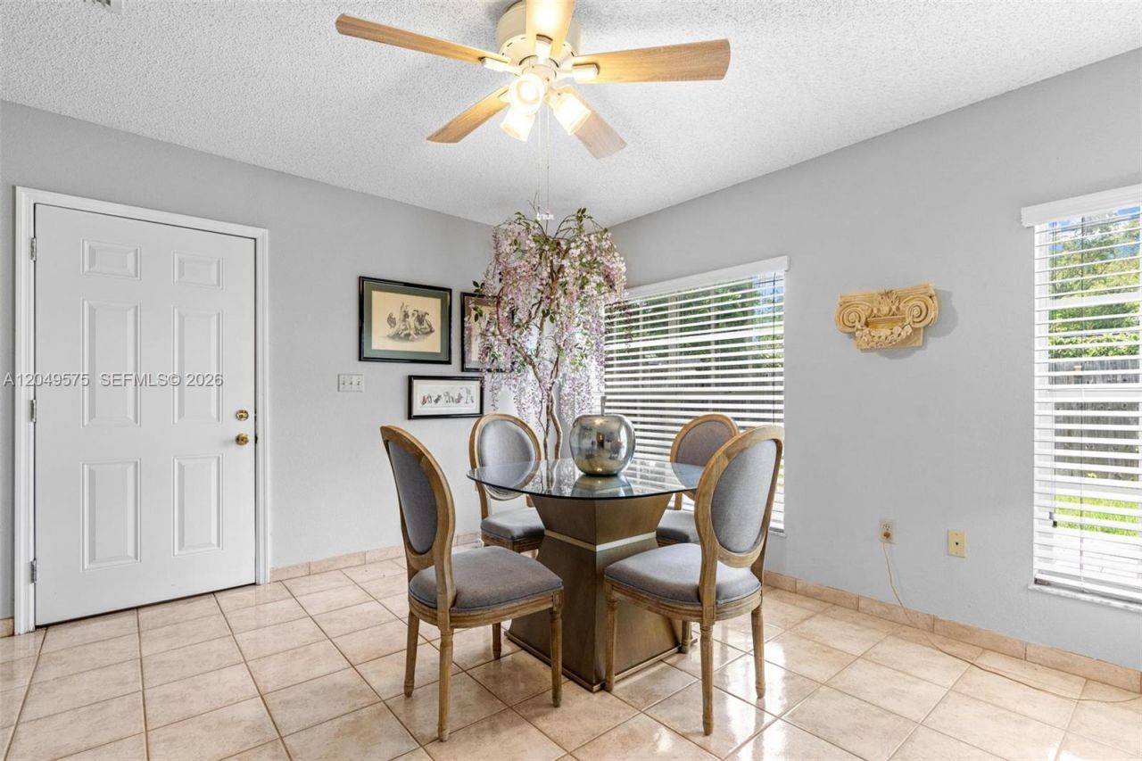 9075 SW 48th Ter , Miami, FL 33165 Photo