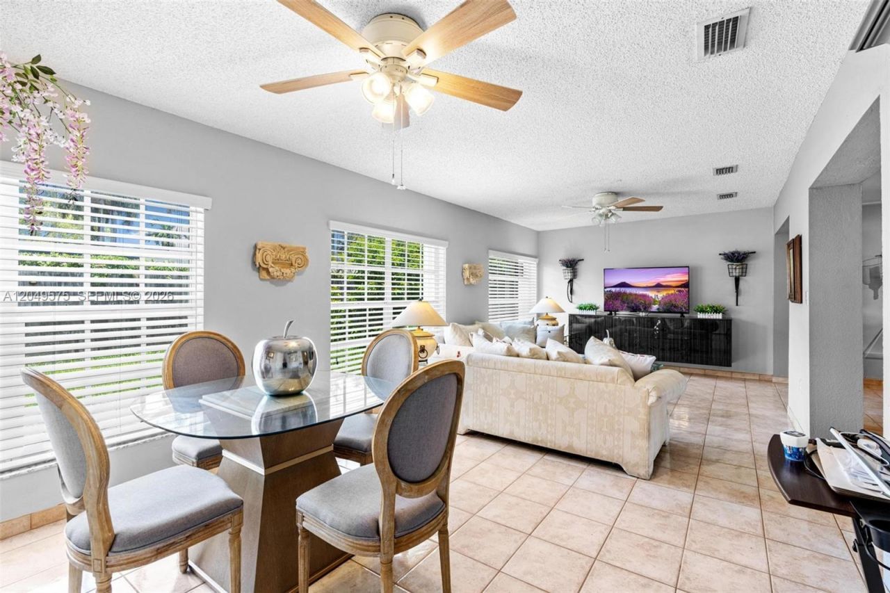 9075 SW 48th Ter , Miami, FL 33165 Photo