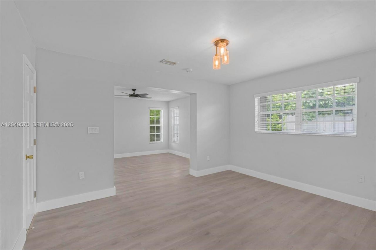 9075 SW 48th Ter , Miami, FL 33165 Photo