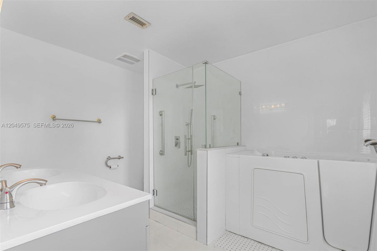 9075 SW 48th Ter , Miami, FL 33165 Photo