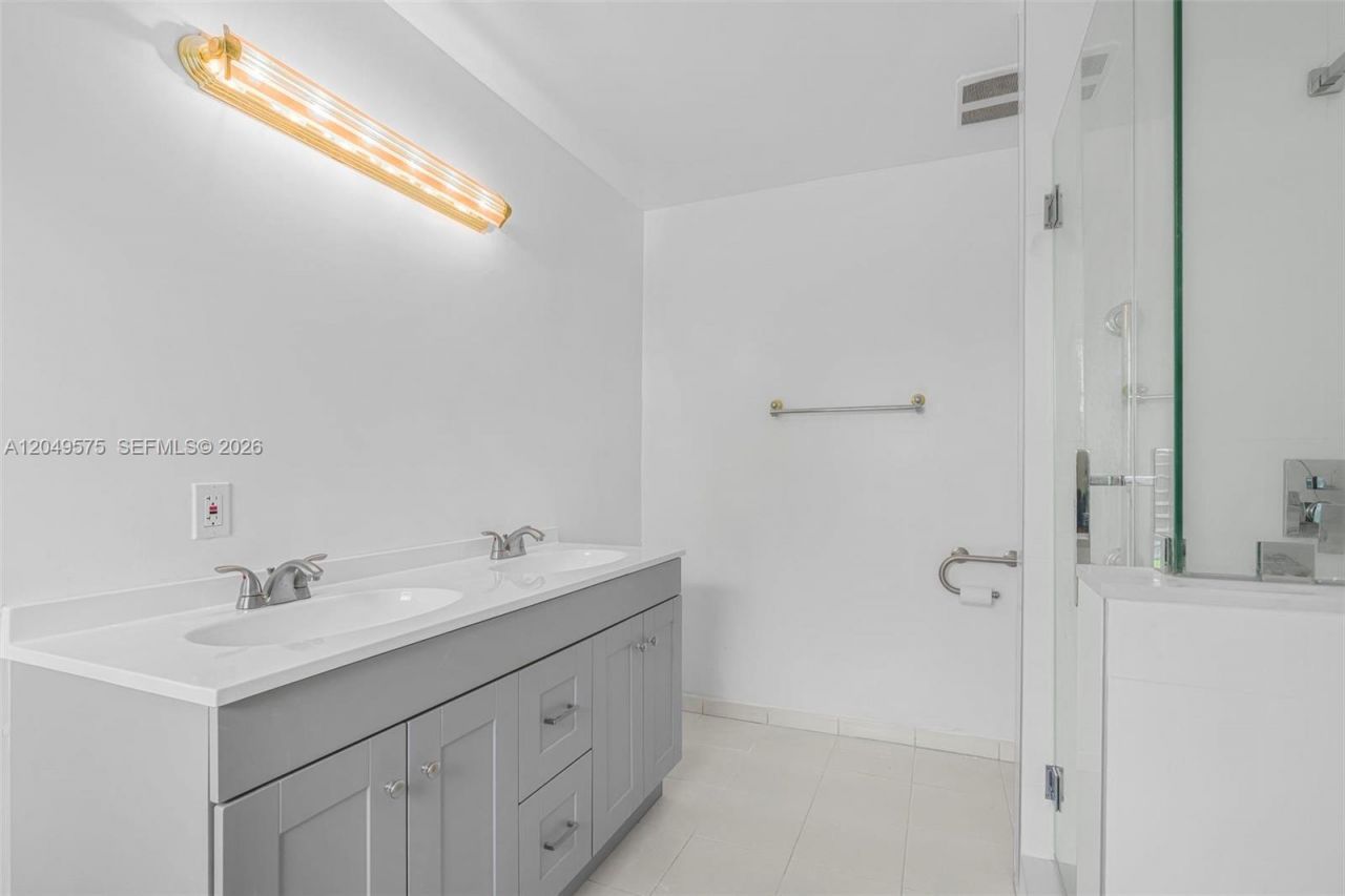 9075 SW 48th Ter , Miami, FL 33165 Photo
