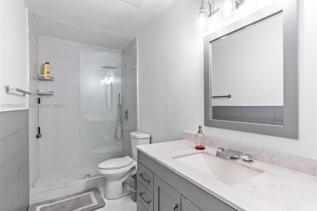 9075 SW 48th Ter , Miami, FL 33165 Photo