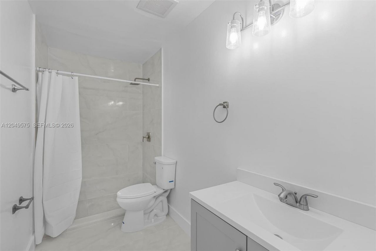 9075 SW 48th Ter , Miami, FL 33165 Photo