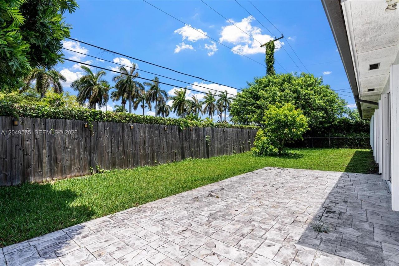 9075 SW 48th Ter , Miami, FL 33165 Photo