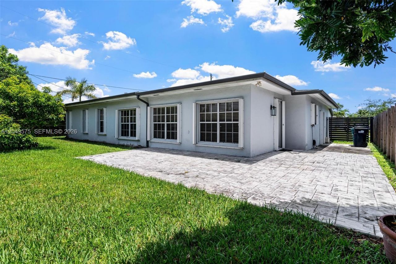 9075 SW 48th Ter , Miami, FL 33165 Photo