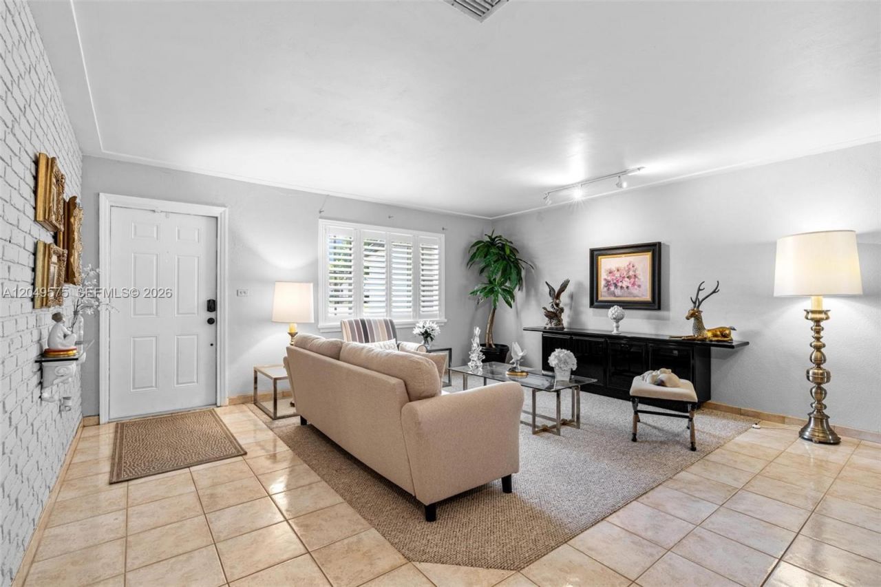 9075 SW 48th Ter , Miami, FL 33165 Photo