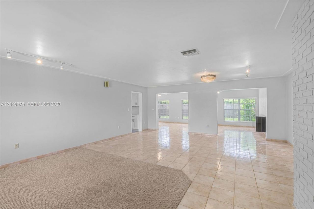 9075 SW 48th Ter , Miami, FL 33165 Photo